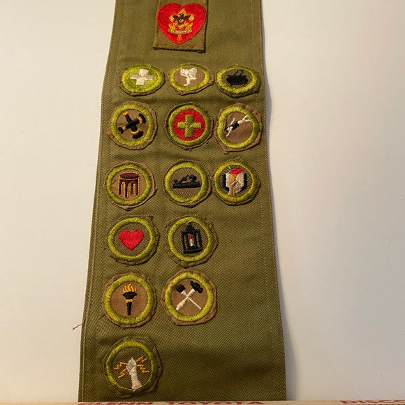 Vintage Boy Scout Badge with 14 merit badges from the 1960’s/70’s. ❤️ - Picture 1 of 4